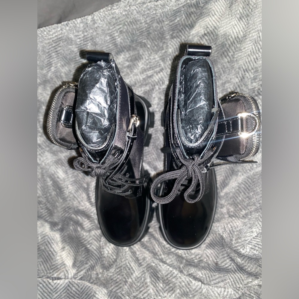 LEATHER PRADA BOOTS WITH POUCH ON THE SIDES ! - Picture 2 of 10